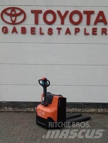 Toyota LWE 200 Porta palettes