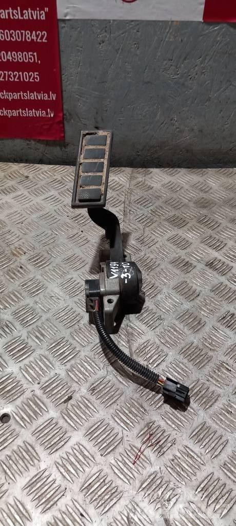 Volvo FH 13   3980492 Cabines e interior