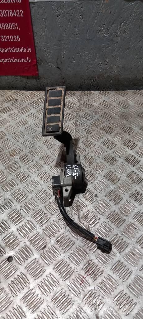 Volvo FH 13   3980492 Cabines e interior