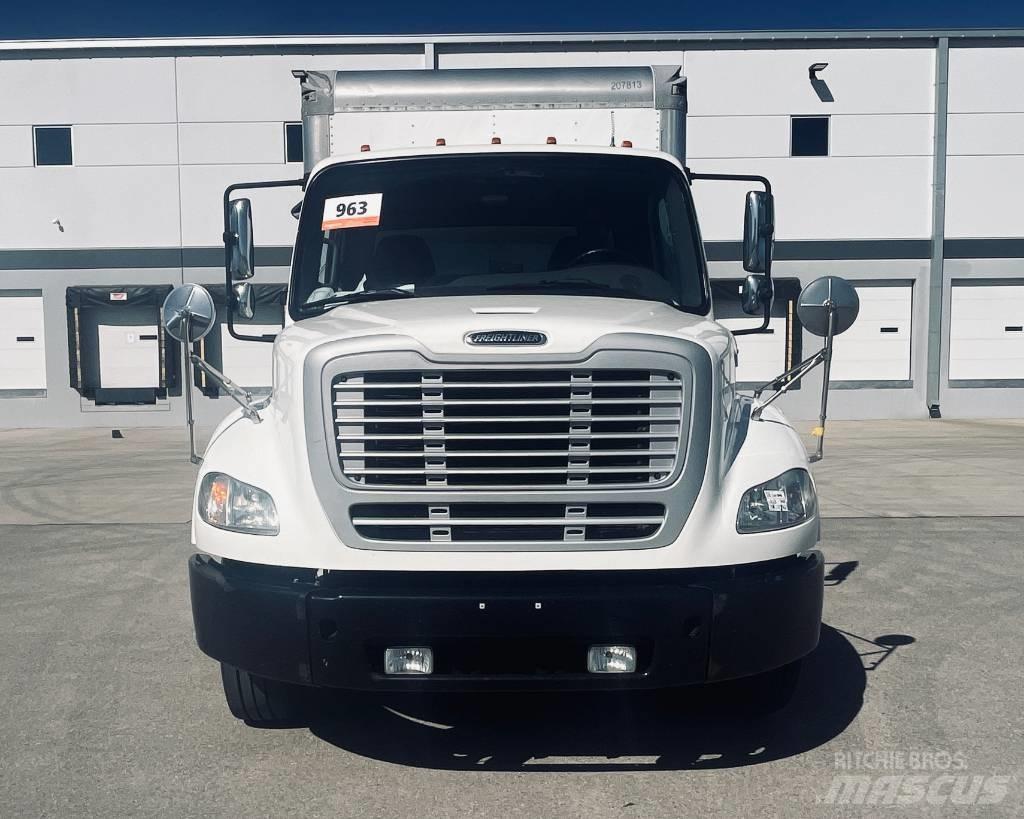 Freightliner M 106 Camiões de caixa fechada
