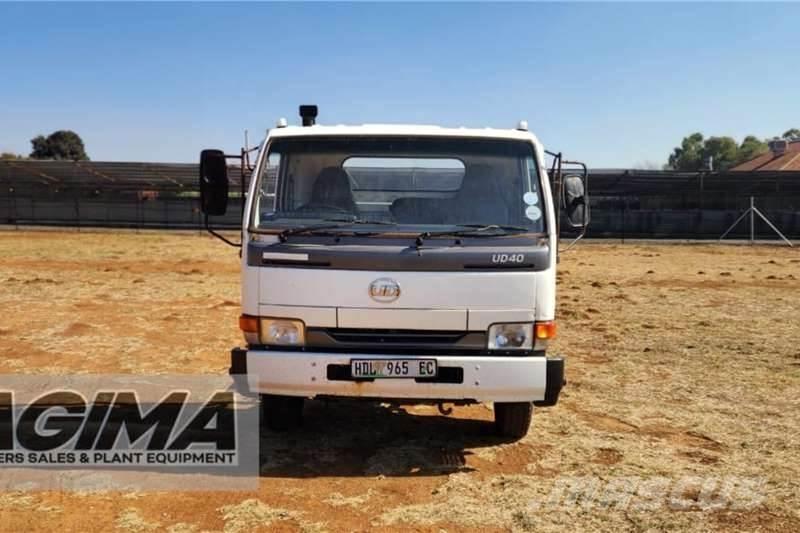 Nissan UD40 Outros Camiões