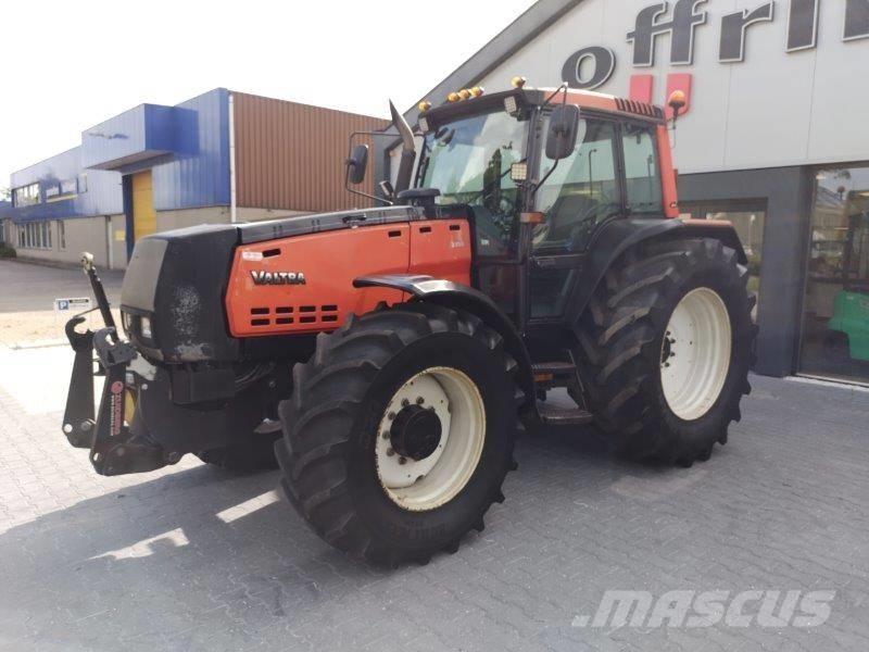 Valtra 8400 Tratores Agrícolas usados