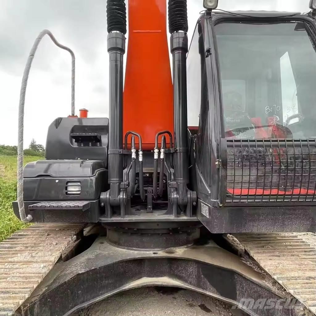 Hitachi ZX 200 Escavadoras de rastos