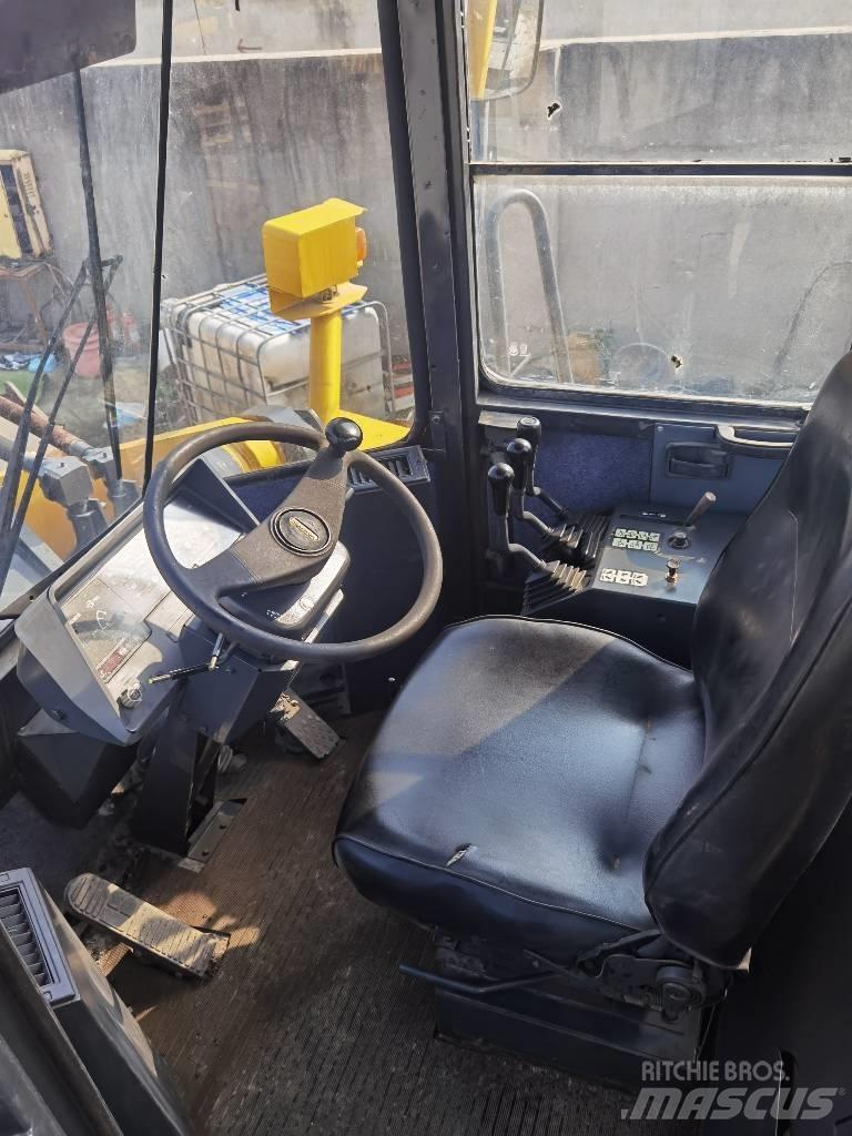 Komatsu WA 470 Pás carregadoras de rodas
