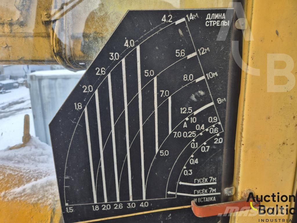 MAZ 5334 Camiões grua