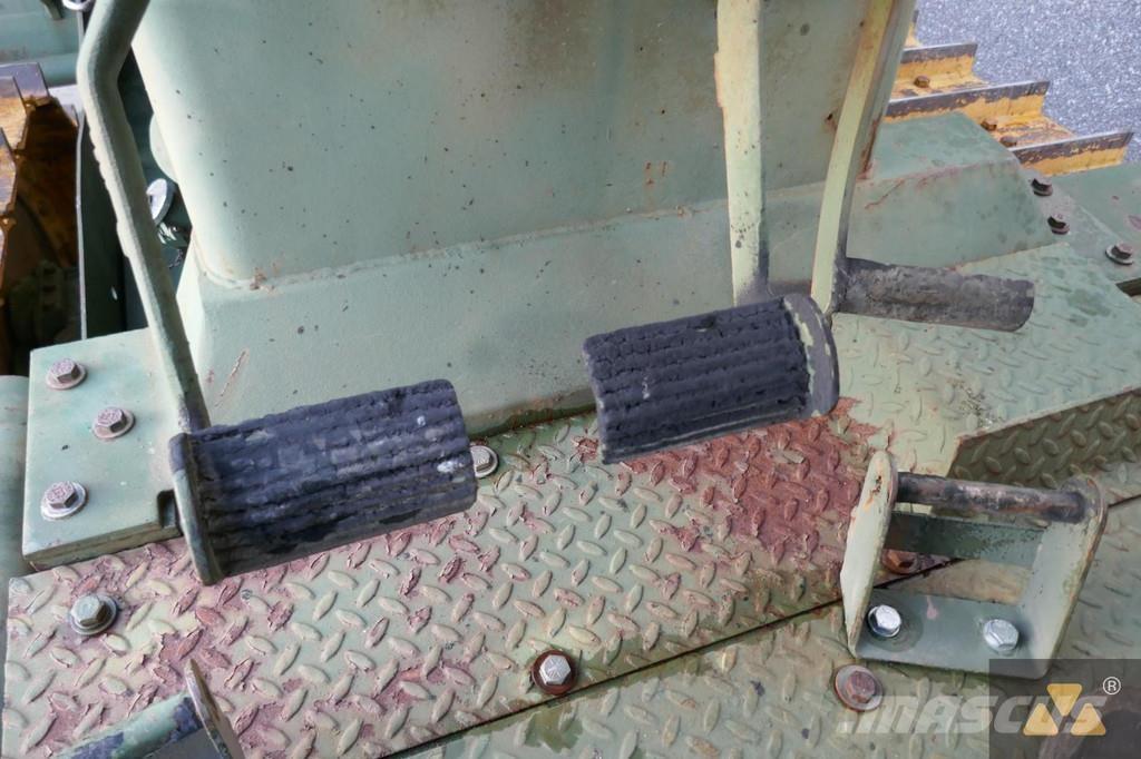 CAT D7G Ex-army Dozers - Tratores rastos