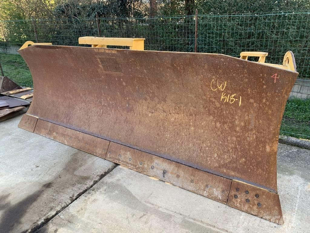 CAT D 6 T XLVP Dozers - Tratores rastos