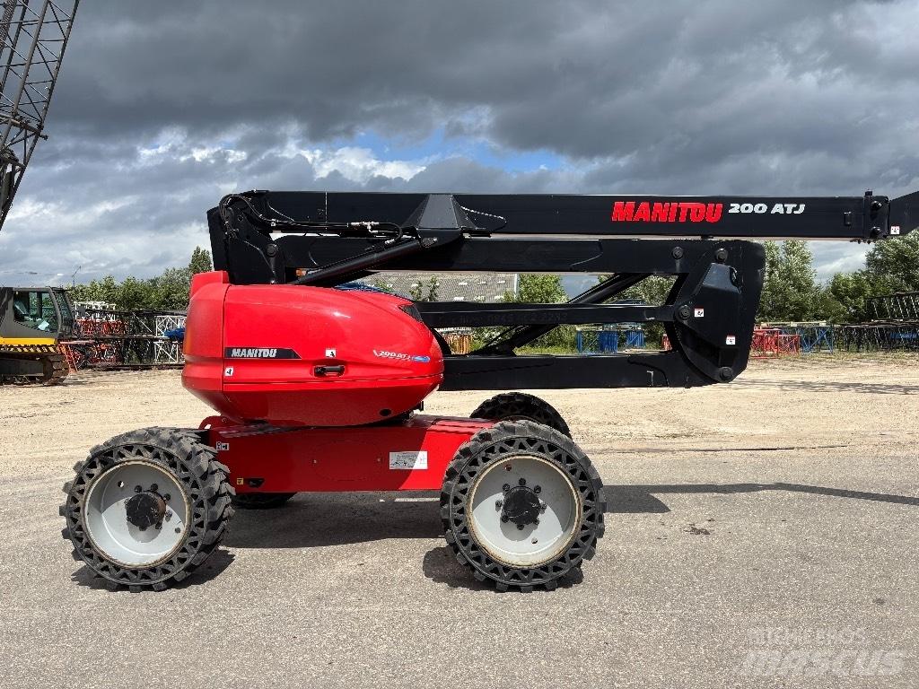 Manitou 200 ATJ Elevadores braços articulados