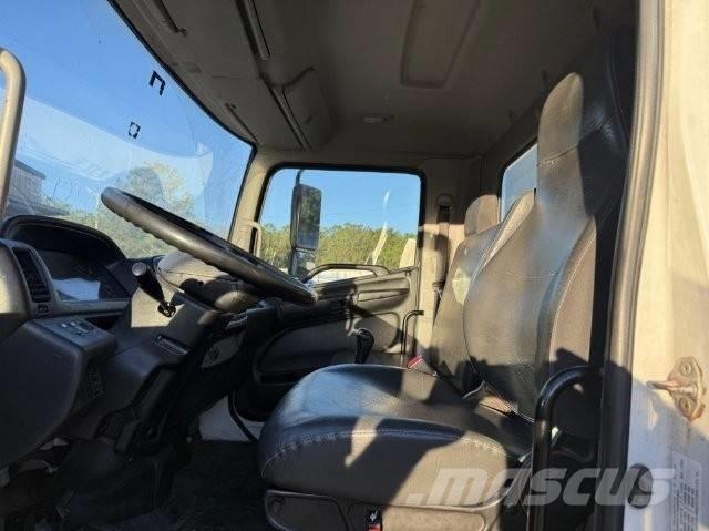 Hino 338 Camiões de entrega de bebidas