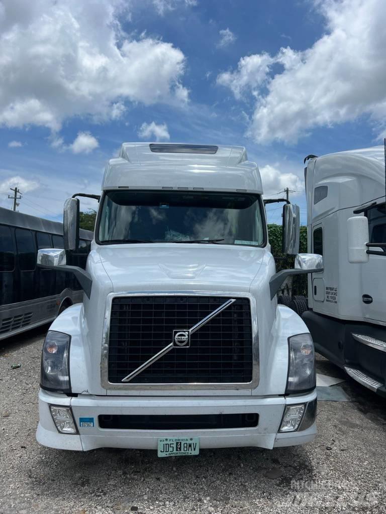 Volvo VNL 780 Tractores (camiões)