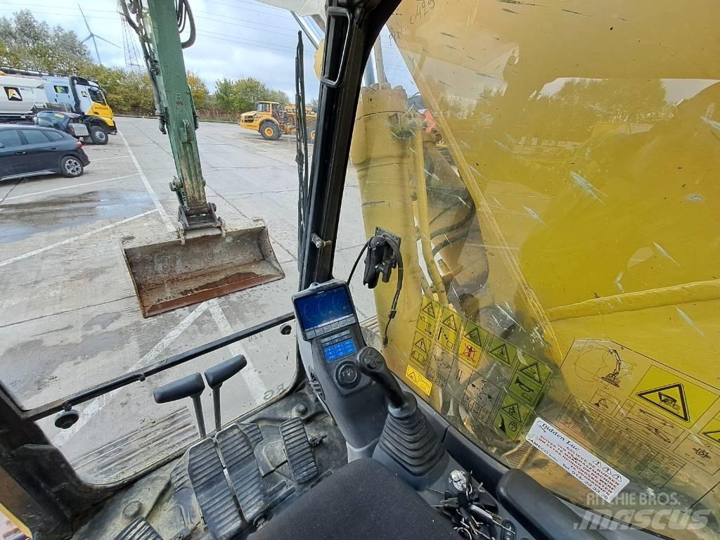 Komatsu PC228USLC-8 Escavadoras de rastos