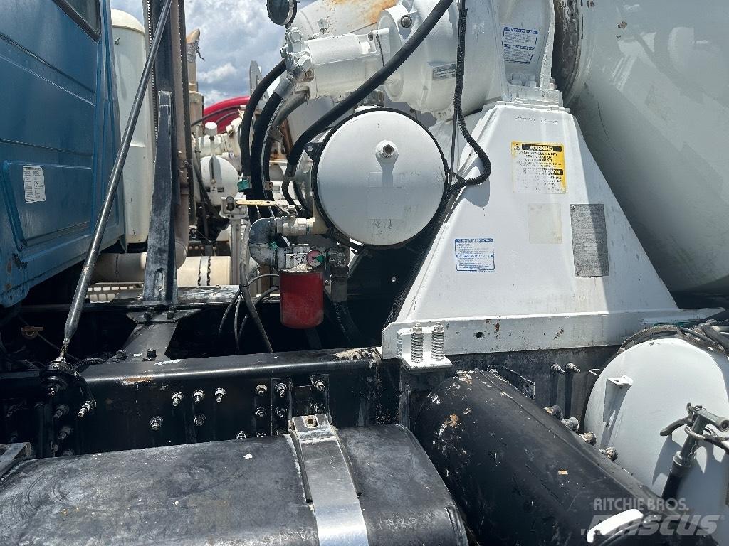 Mack GU 800 Outros Camiões
