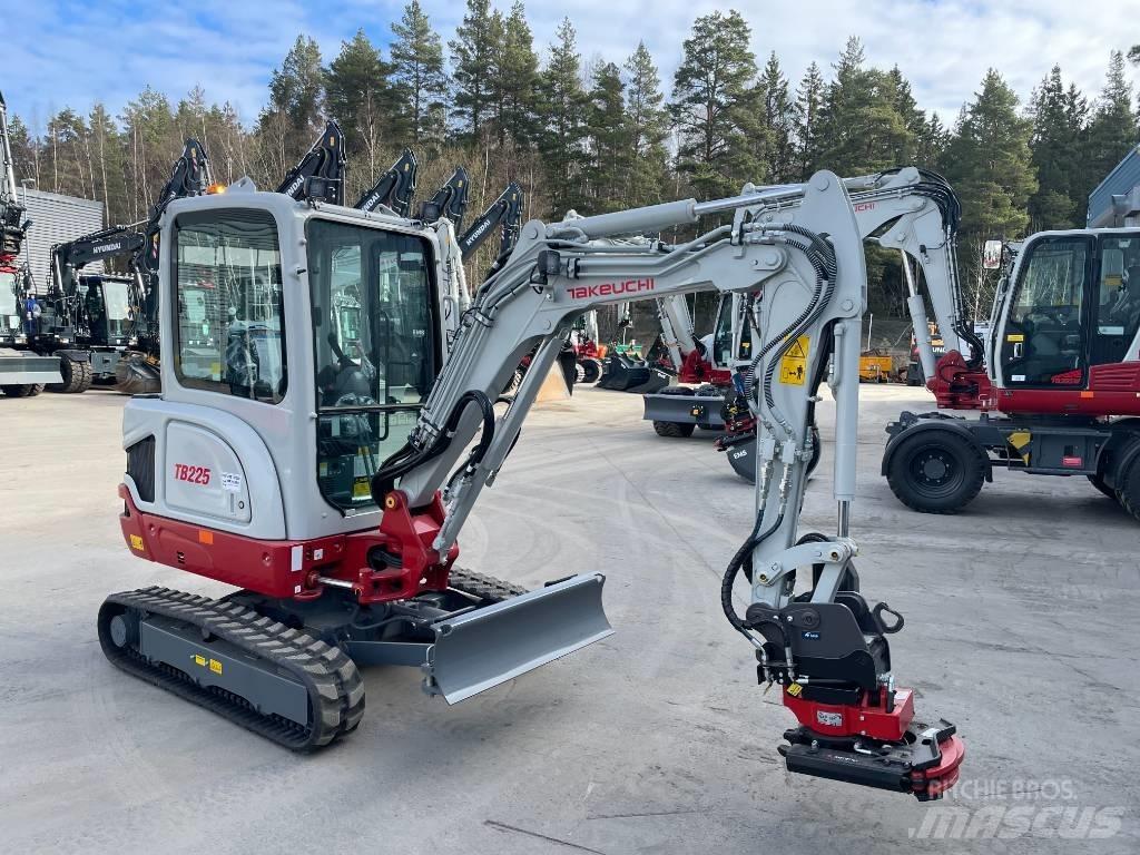 Takeuchi TB 225 Mini Escavadoras <7t
