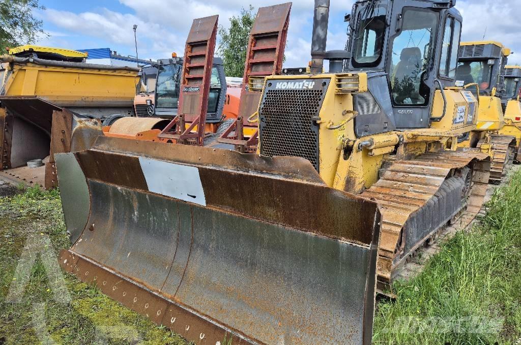 Komatsu D 61 EX-15 Dozers - Tratores rastos