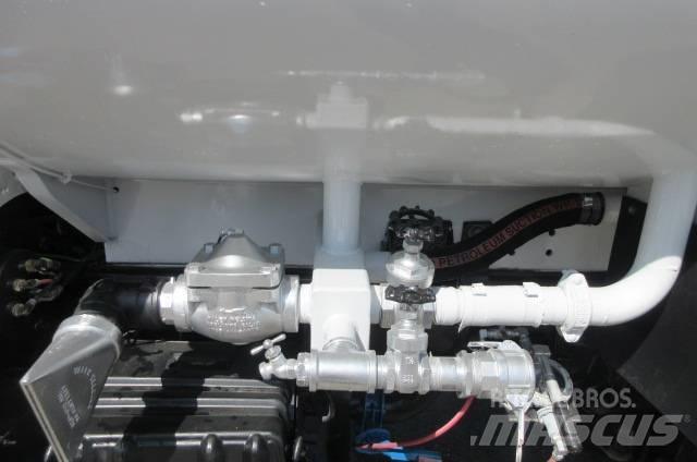 Ford F750 Auto-tanques