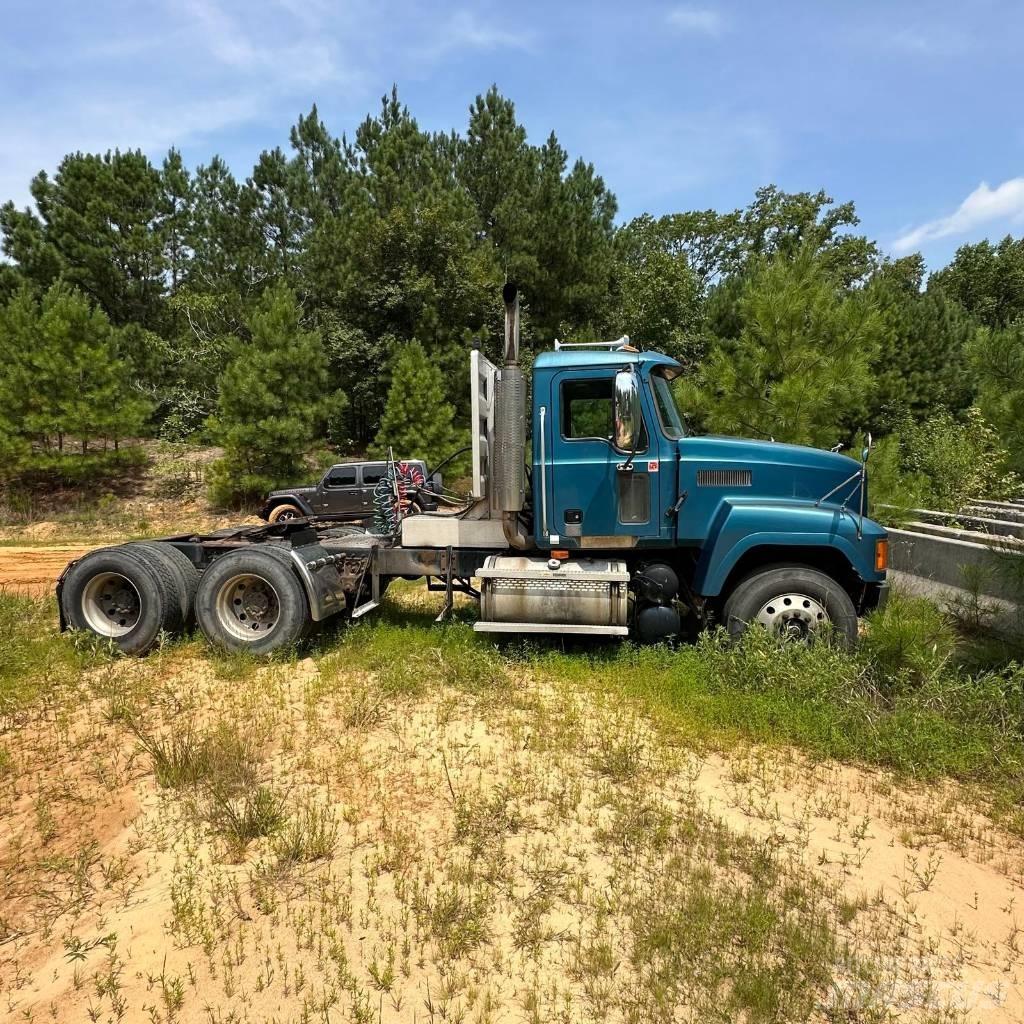 Mack CH 613 Tractores (camiões)