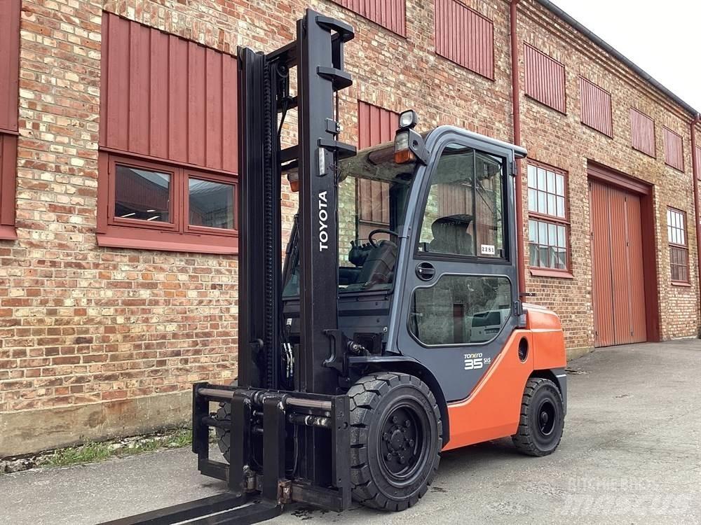 Toyota 8FDJF35 Empilhadores Diesel
