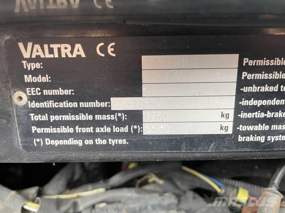 Valtra T 153 Tratores Agrícolas usados