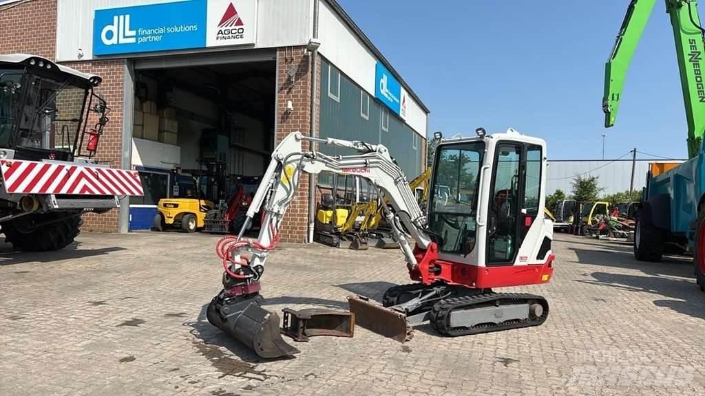 Takeuchi TB225 Mini Escavadoras <7t
