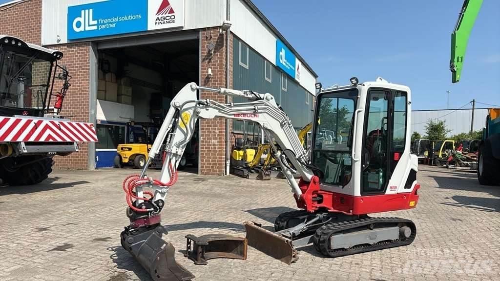 Takeuchi TB225 Mini Escavadoras <7t