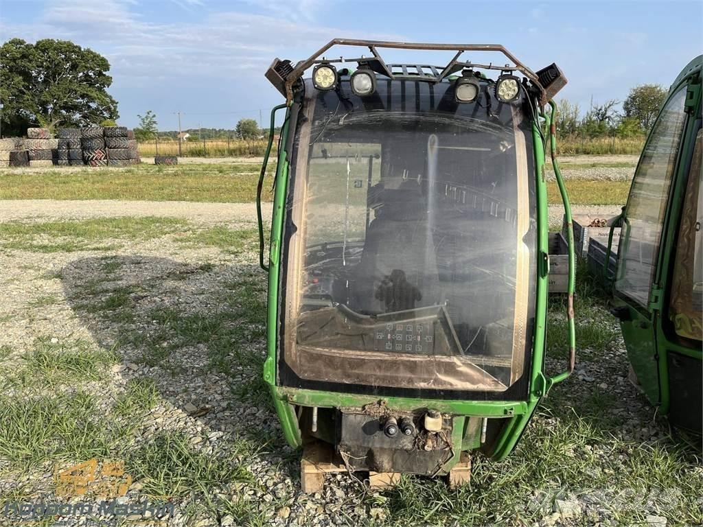 John Deere 1010E Cabines e interior