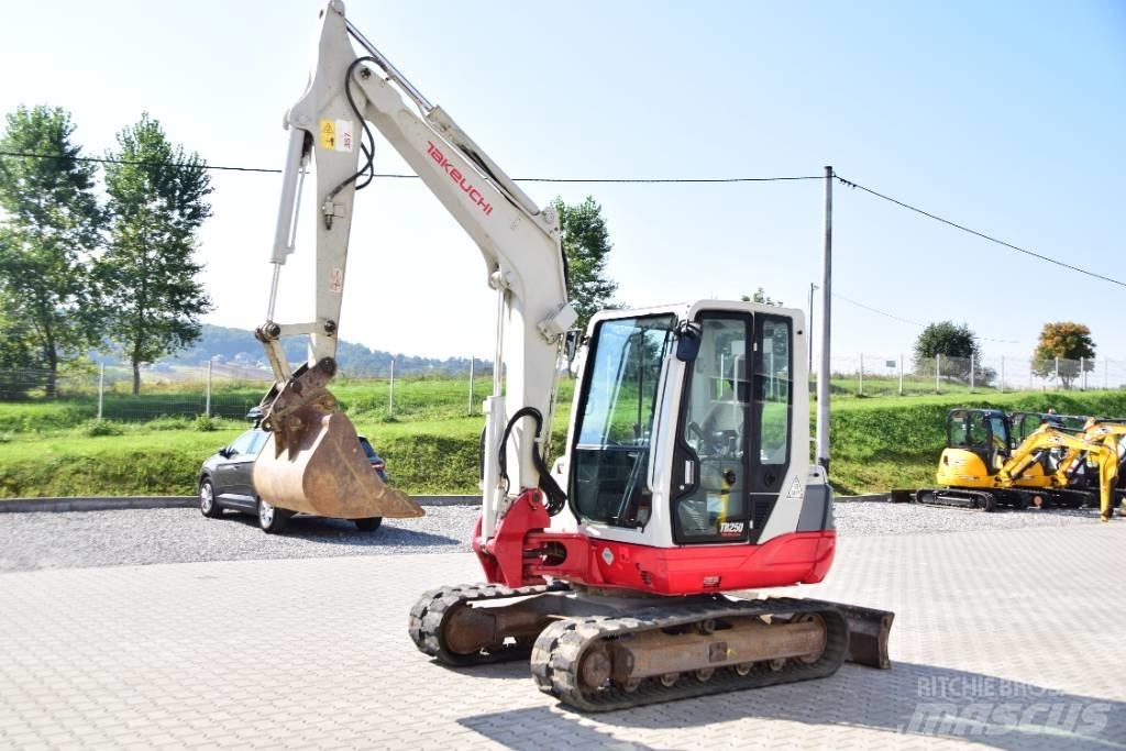 Takeuchi TB250 , A/C Mini Escavadoras <7t
