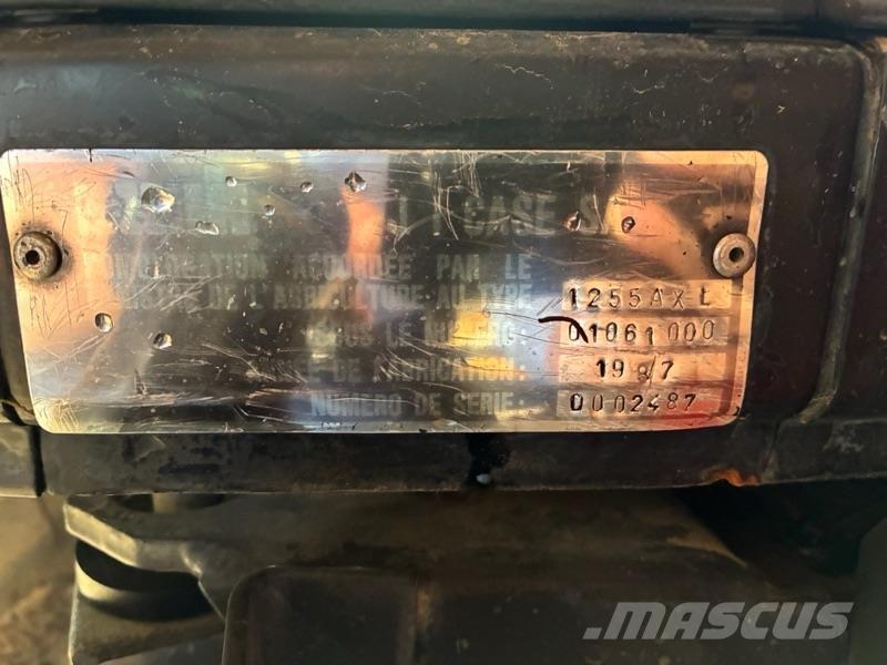 Case IH 1255 Tratores Agrícolas usados