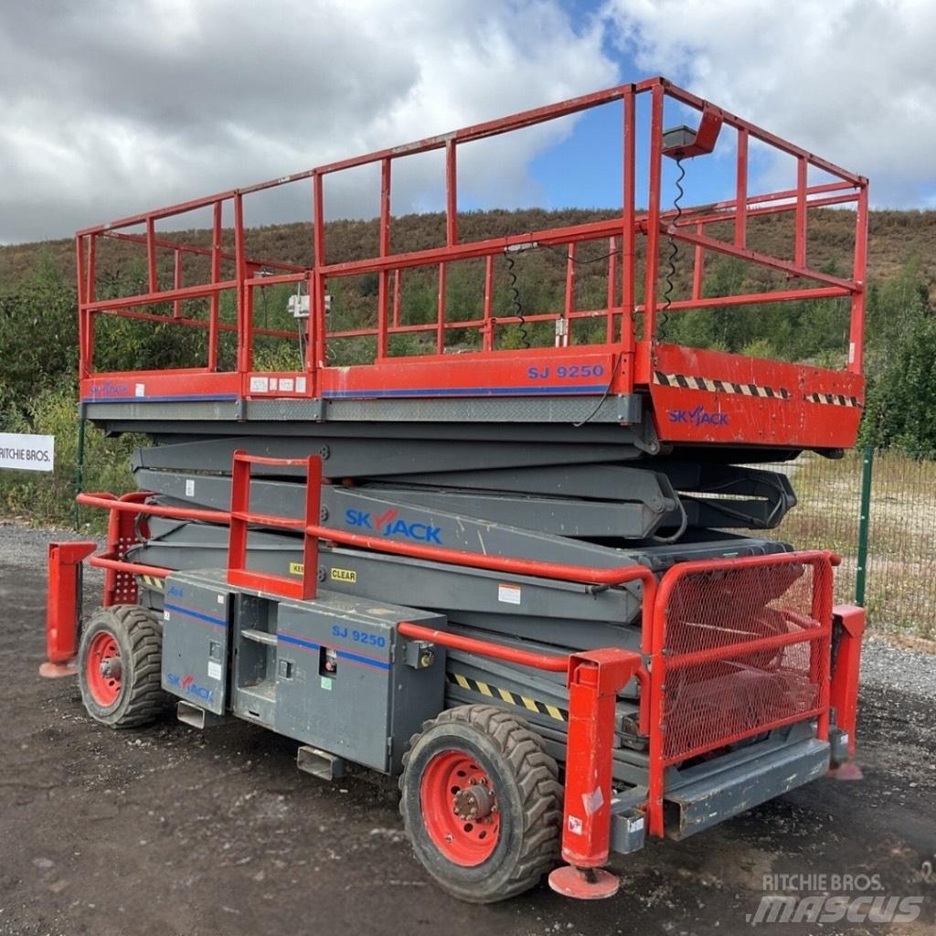SkyJack SJ 9250 RT Elevadores de tesoura