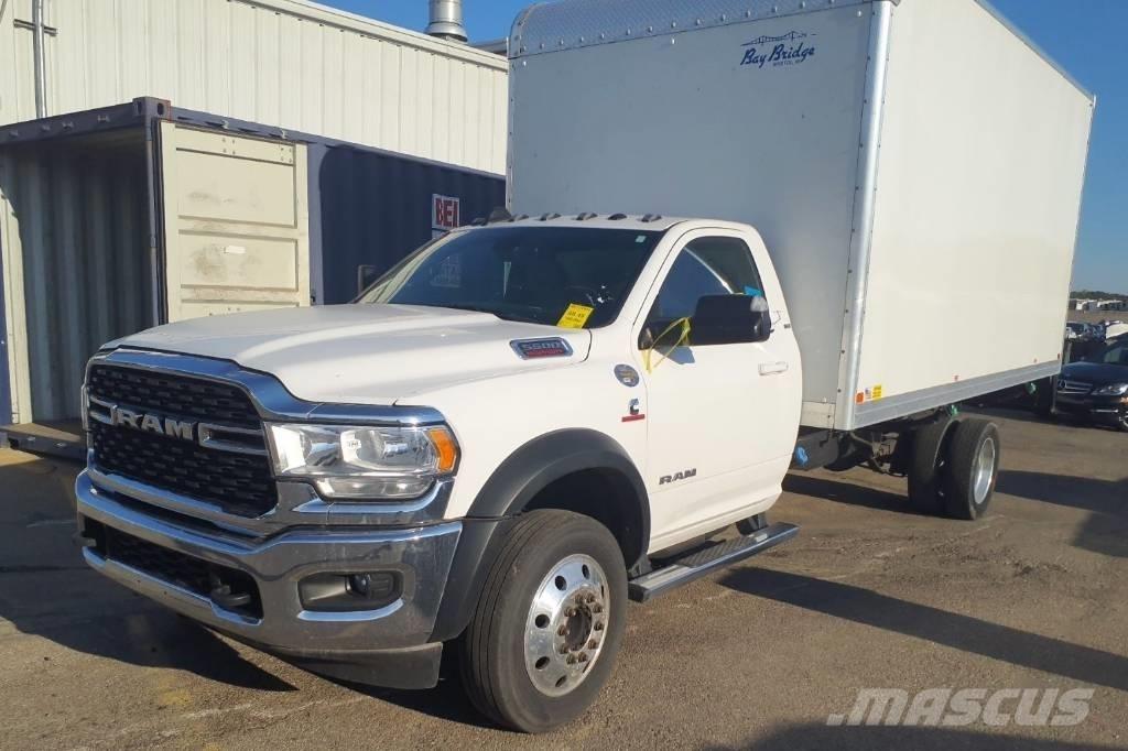 RAM 5500 SLT Camiões de caixa fechada