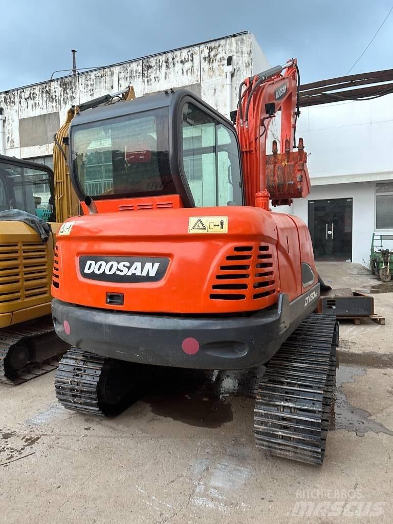Doosan DX 60 Escavadoras Midi 7t - 12t