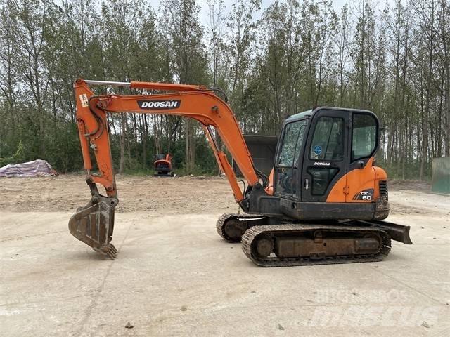 Doosan DX 60 Mini Escavadoras <7t