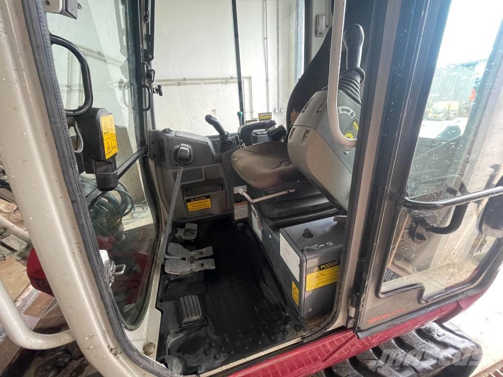 Takeuchi TB 250 Mini Escavadoras <7t