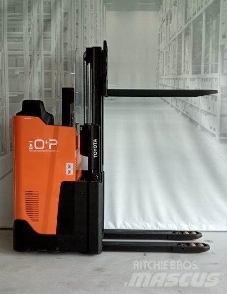 Toyota SSI200D Empilhador para operador externo