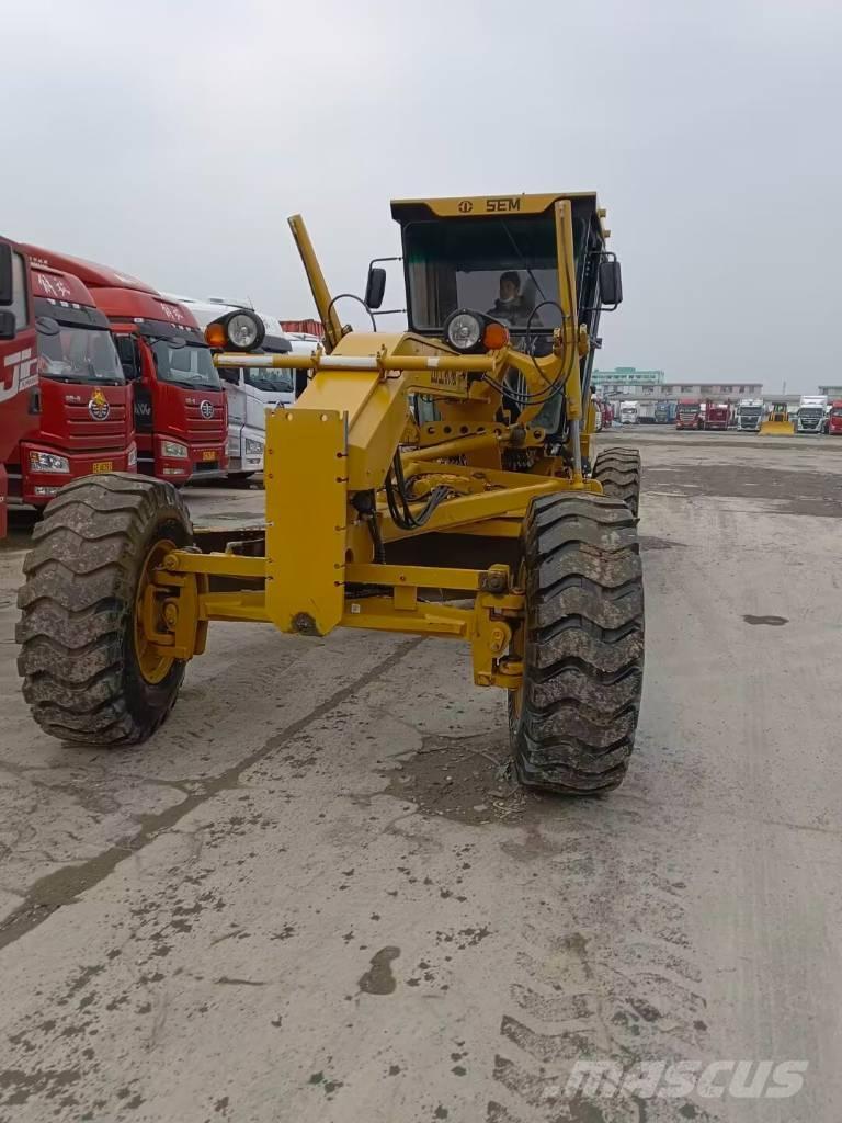 SEM 919 Motoniveladoras