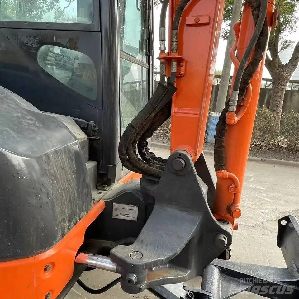 Hitachi ZX50 Mini Escavadoras <7t