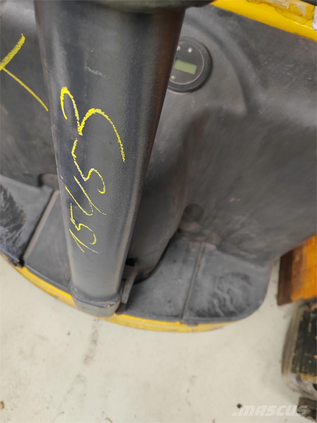 OM TL 18 Empilhador para operador externo