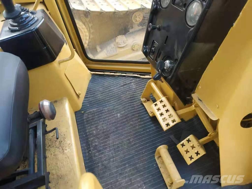 CAT D5M Dozers - Tratores rastos