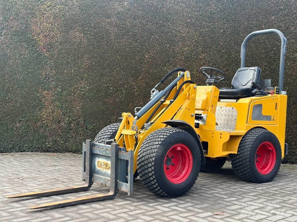 Knikmops KM 130 Carregadora multifunções