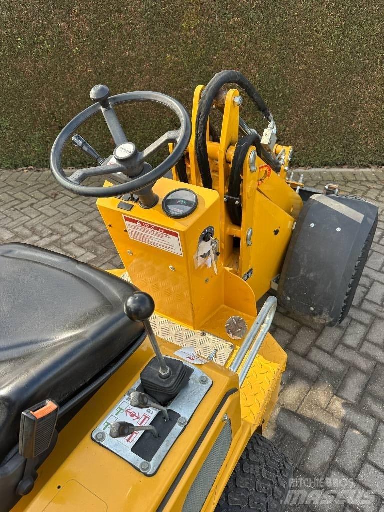 Knikmops KM 130 Carregadora multifunções