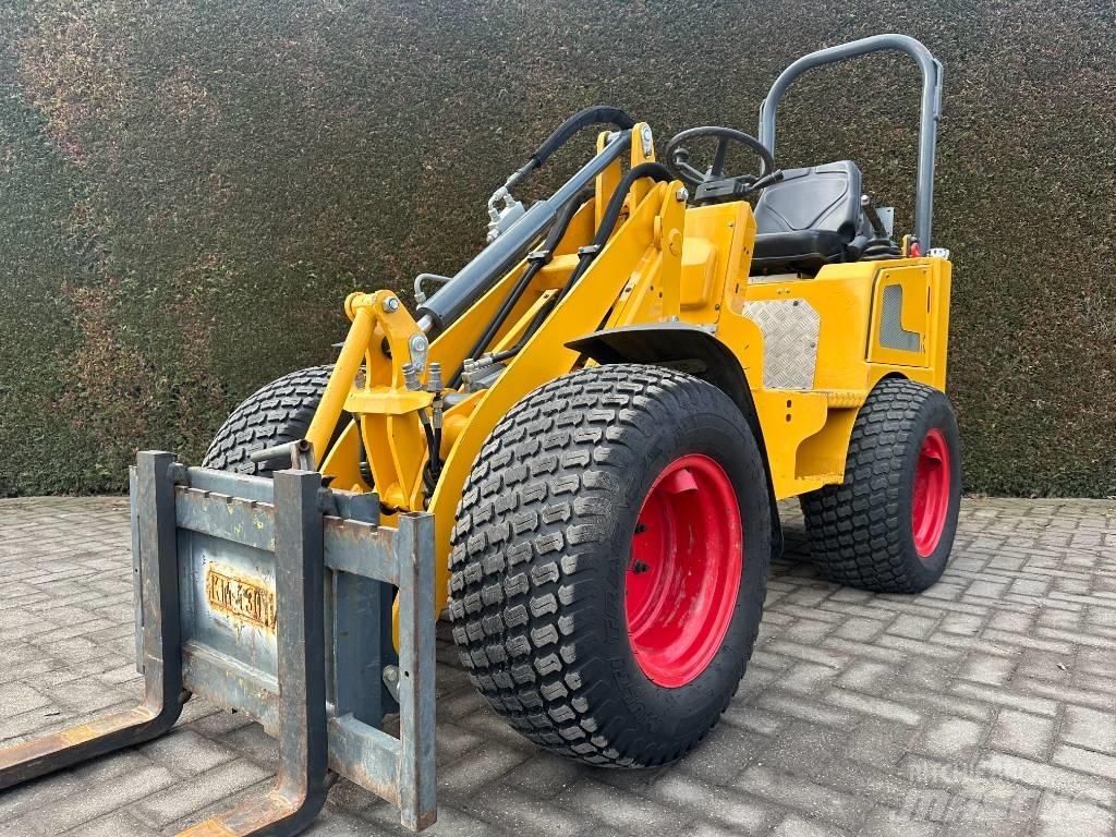Knikmops KM 130 Carregadora multifunções