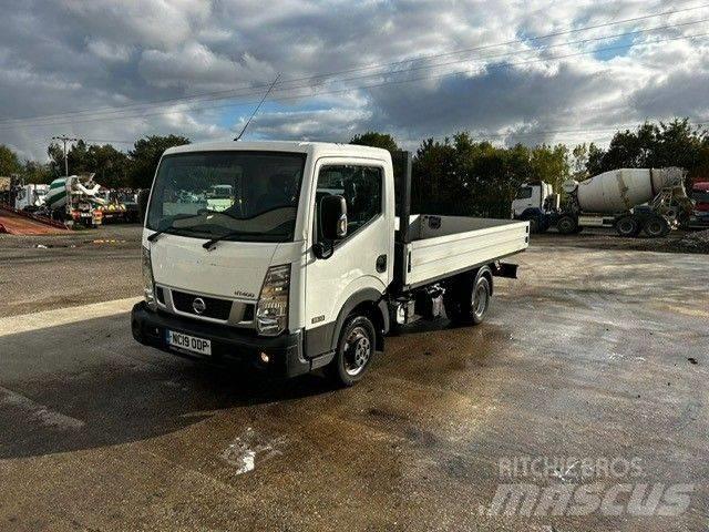 Nissan NT400 Cabstar Pick up de caixa aberta