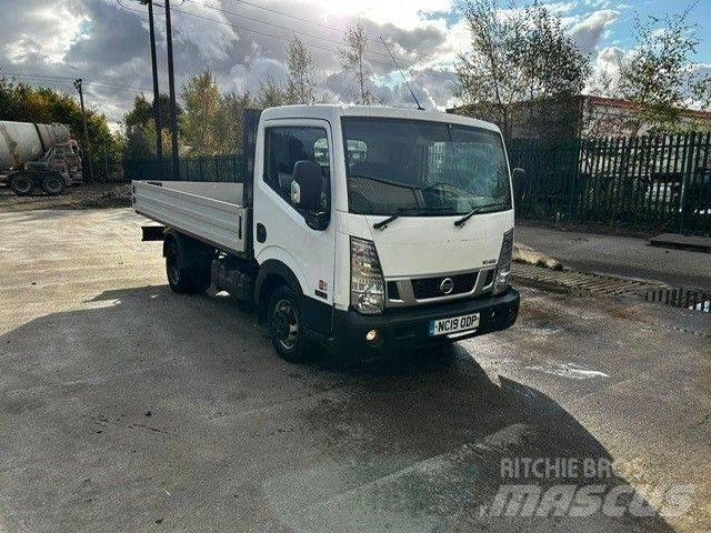 Nissan NT400 Cabstar Pick up de caixa aberta