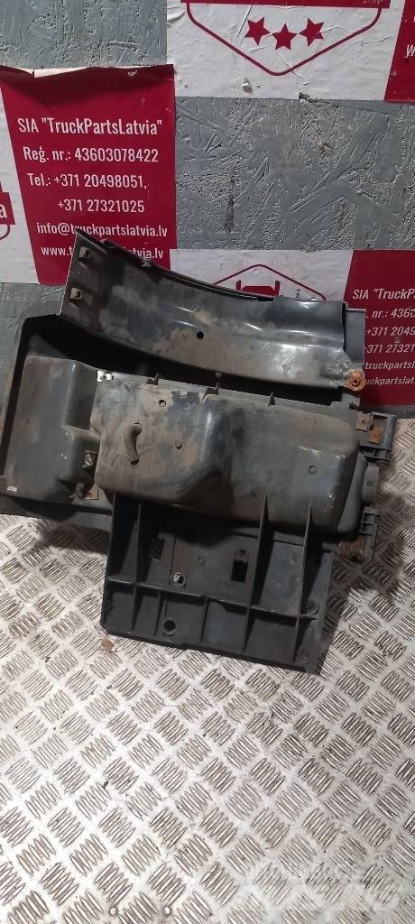 Scania 94 D.  1324599 Cabines e interior