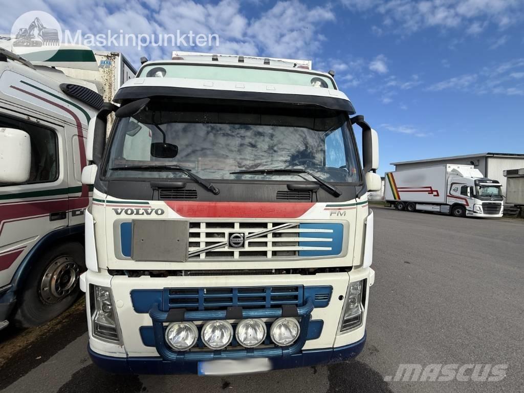 Volvo FM 440 Camiões de caixa fechada