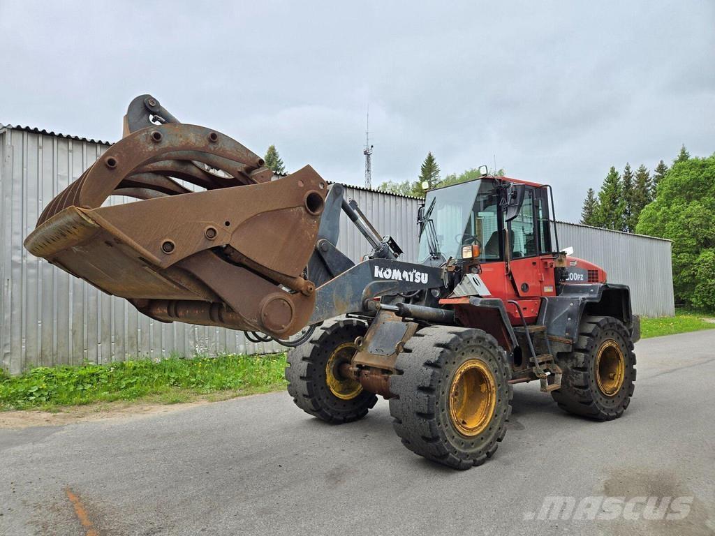 Komatsu WA200PZ-6 Pás carregadoras de rodas