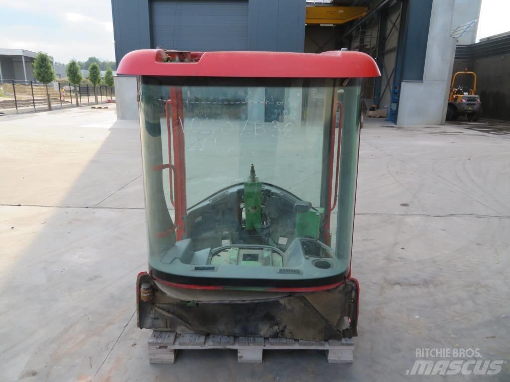 Volvo L30B / L35B Cabines e interior máquinas construção