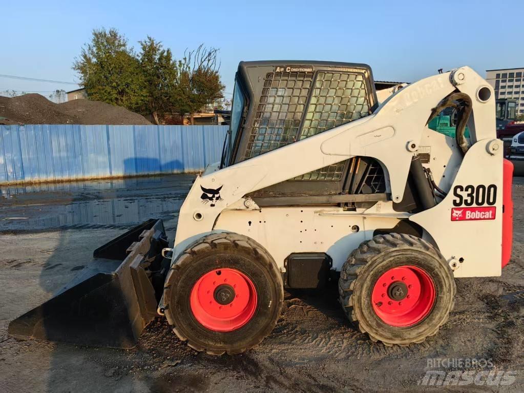 Bobcat S 300 Carregadoras de direcção deslizante