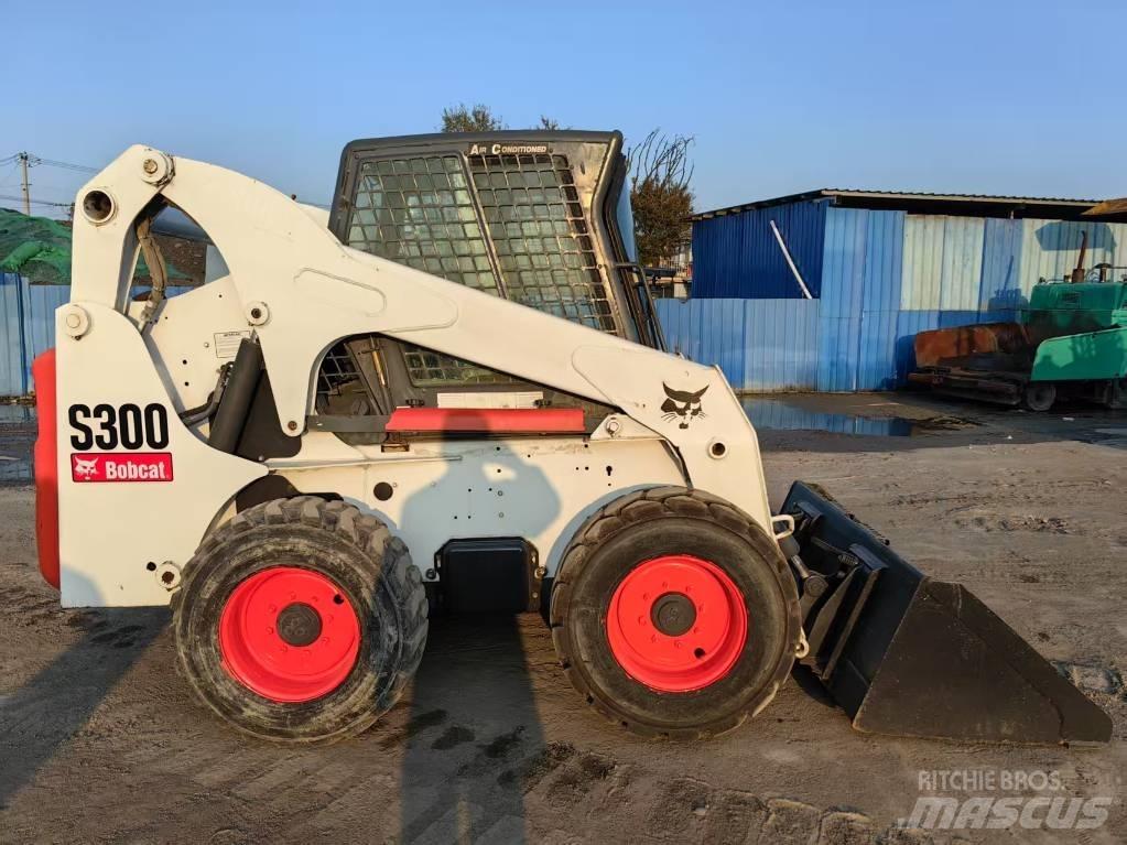 Bobcat S 300 Carregadoras de direcção deslizante