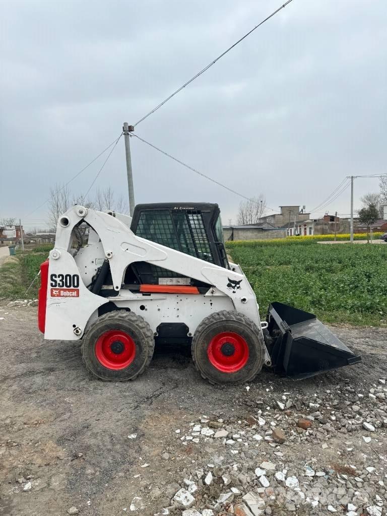 Bobcat S 300 Carregadoras de direcção deslizante
