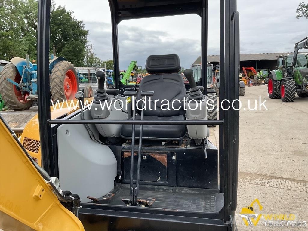 CAT 302.7 D CR Mini Escavadoras <7t